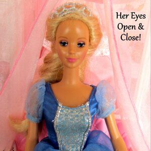 BARBIE SLEEPING BEAUTY, EYES OPEN & CLOSE, RARE 1998, BLUE DRESS, TWIST WAIST